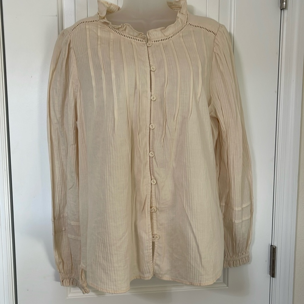 Wonderly Cream Button Up Blouse. Size Large.